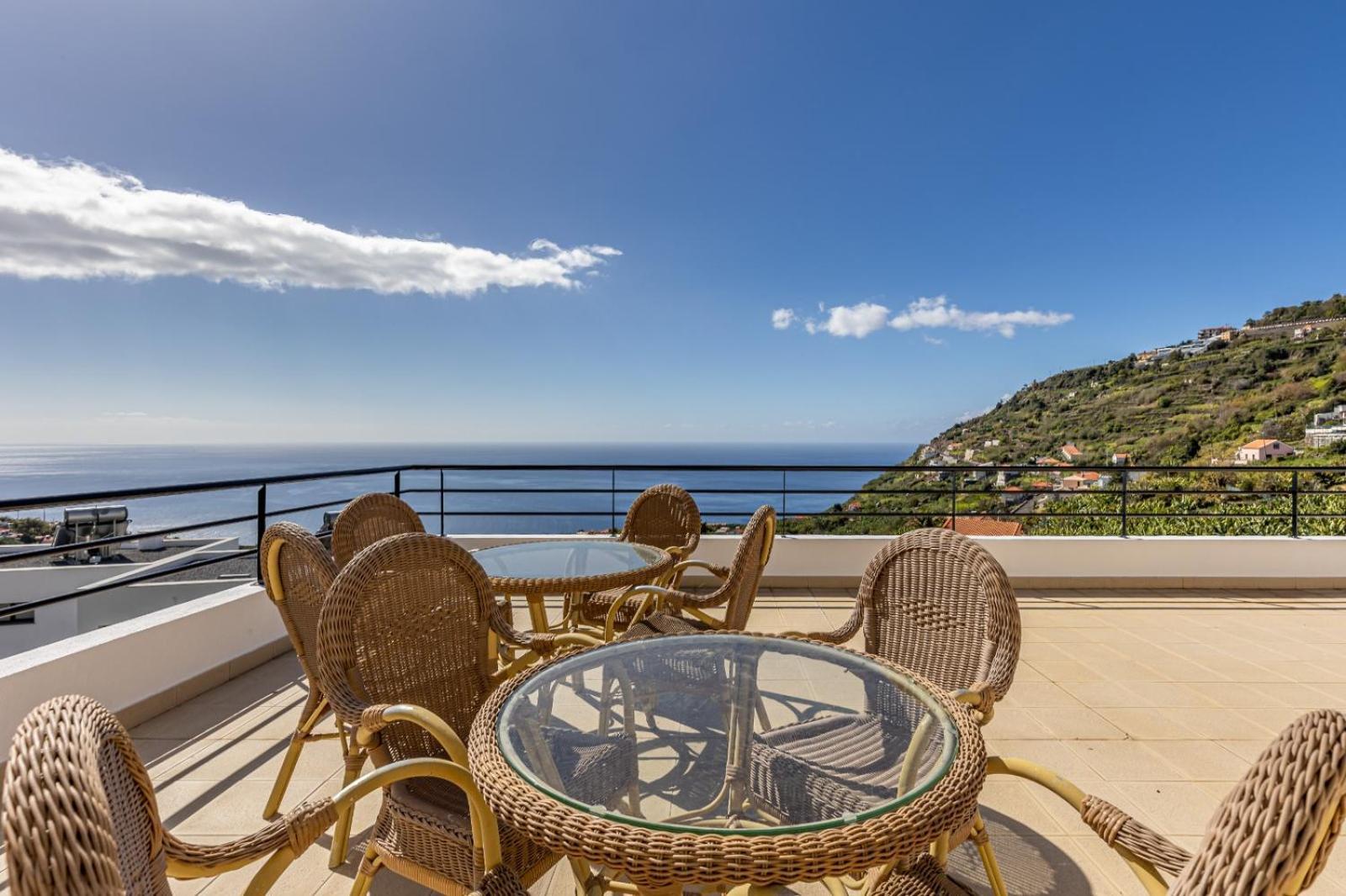 Villa Luxury With Private Heated Pool, Garden And Views Of The Sea And Mountains. Arco da Calheta (Madeira)