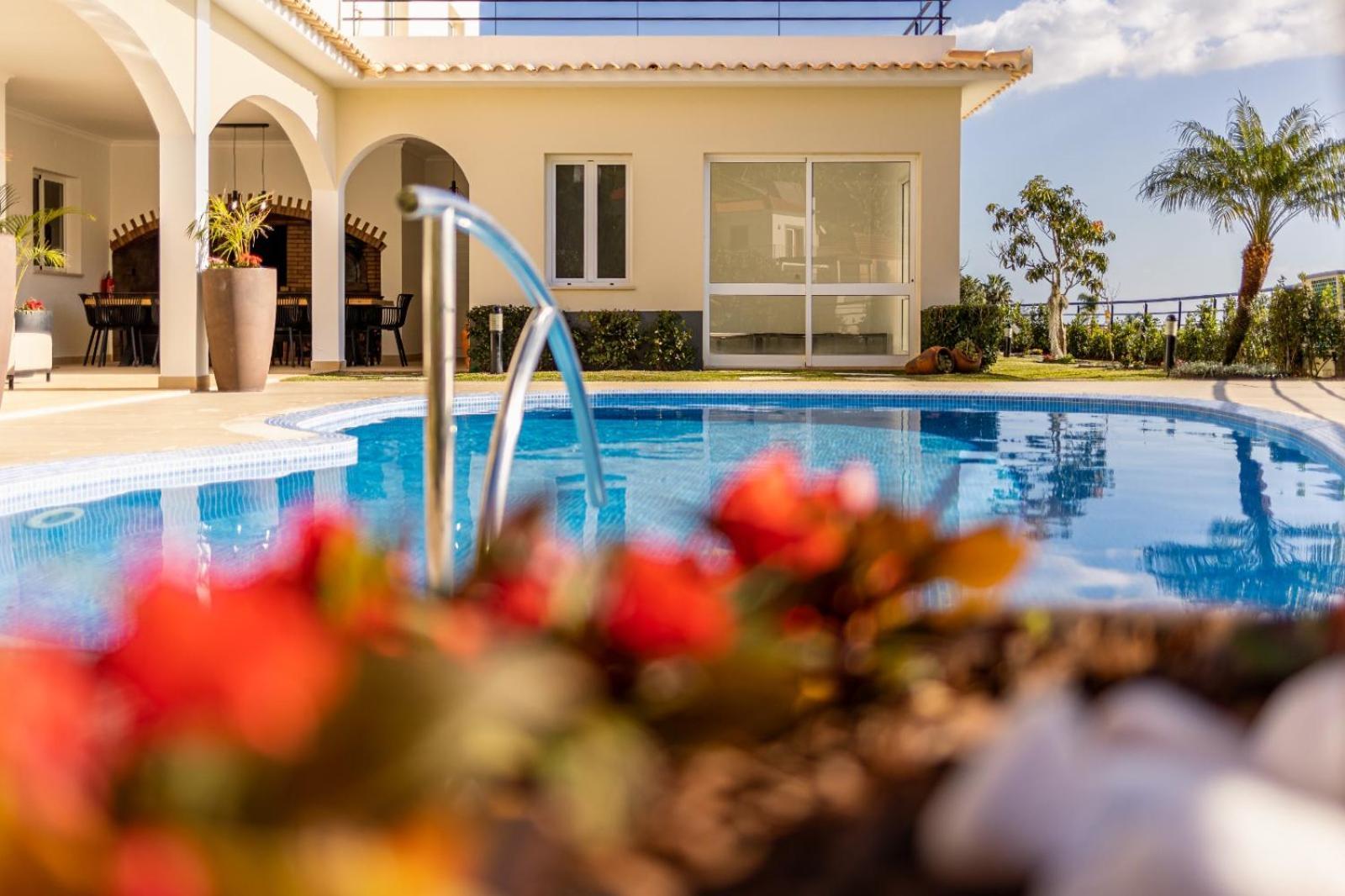 Villa Luxury With Private Heated Pool, Garden And Views Of The Sea And Mountains. Arco da Calheta (Madeira)