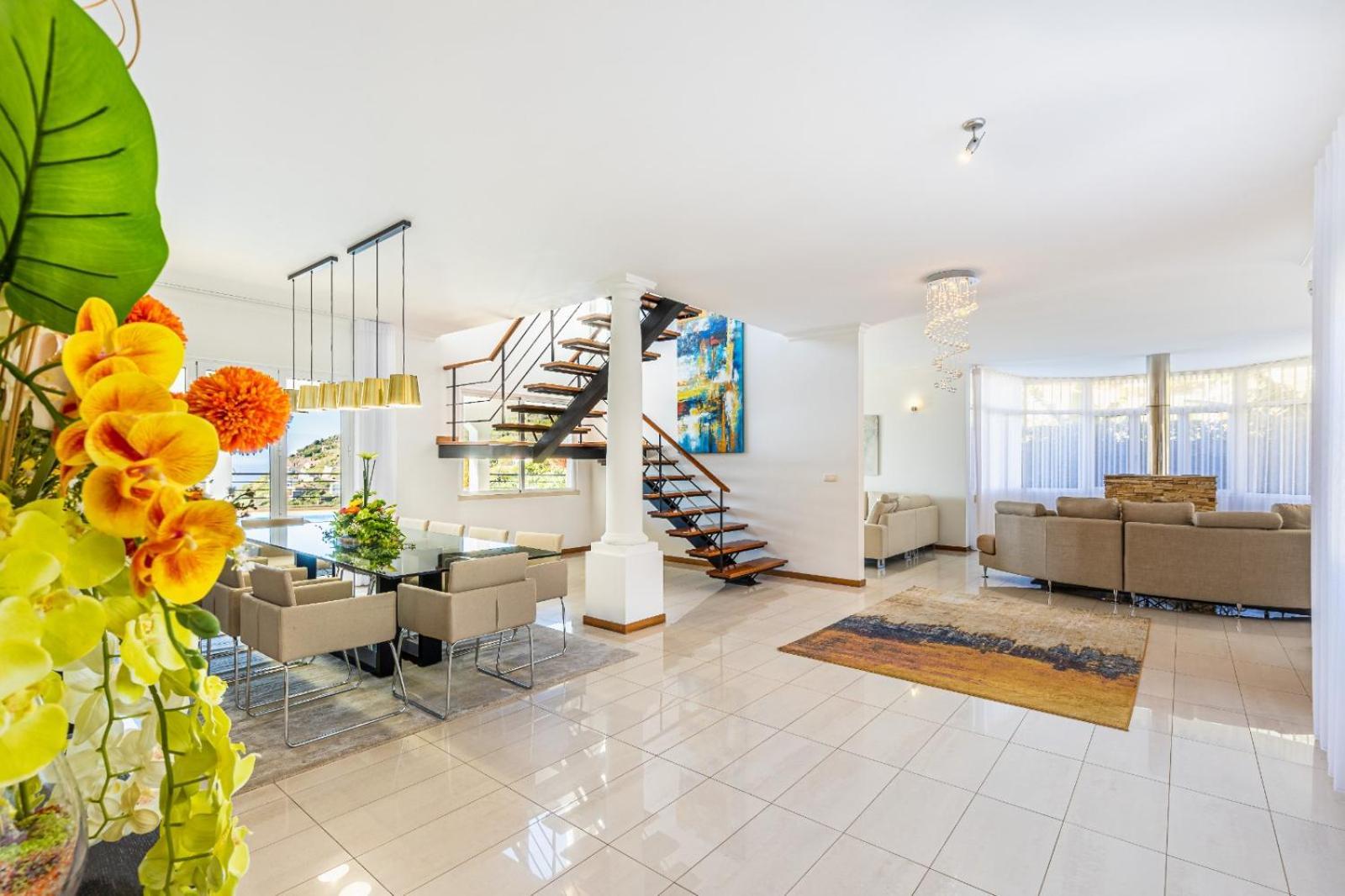 Villa Luxury With Private Heated Pool, Garden And Views Of The Sea And Mountains. Arco da Calheta (Madeira)