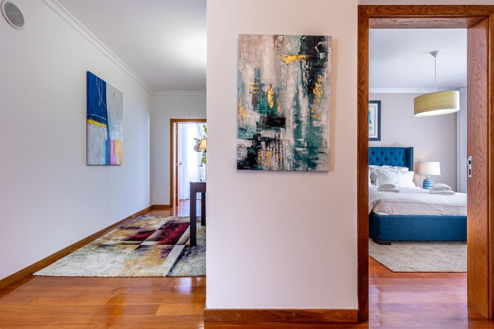 Luxury With Private Heated Pool, Garden And Views Of The Sea And Mountains. Villa *